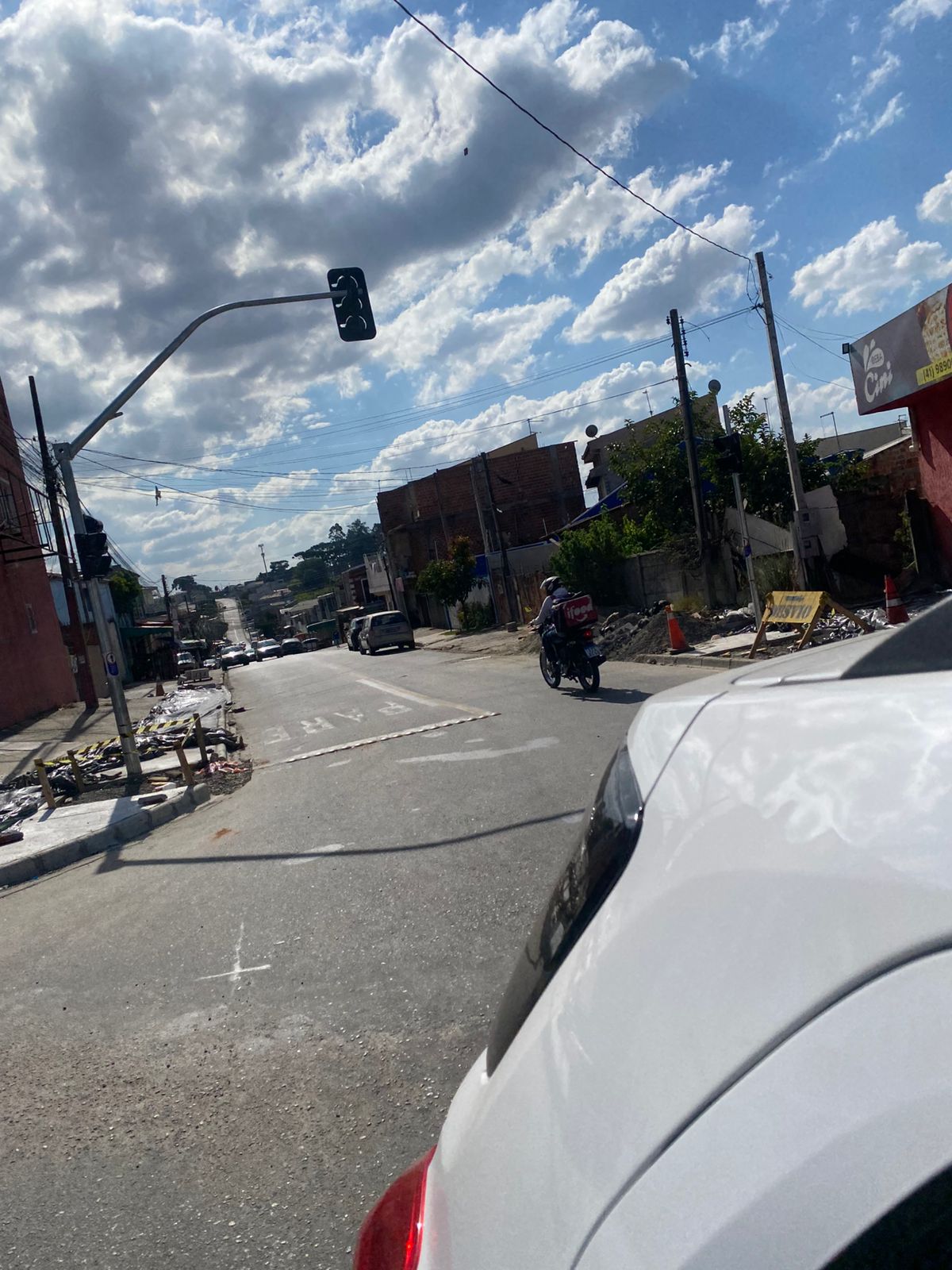Instalação técnica do semáforo na Rua Marte com Rua Mandirituba